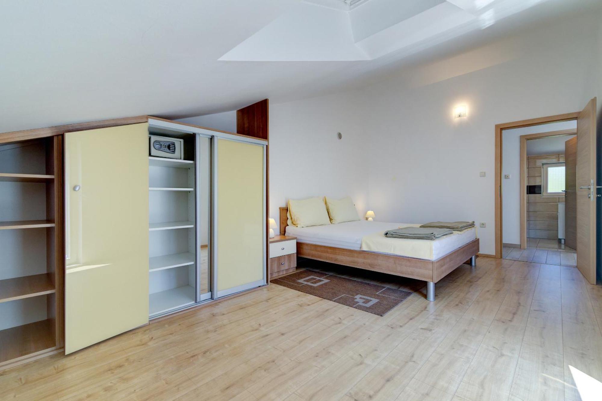 Apartmani Lili ノヴィ・ヴィノドロスキー エクステリア 写真